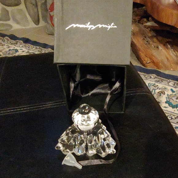 Merilyn Miglin Other - Marilyn Miglin Crystal Perfume Bottle